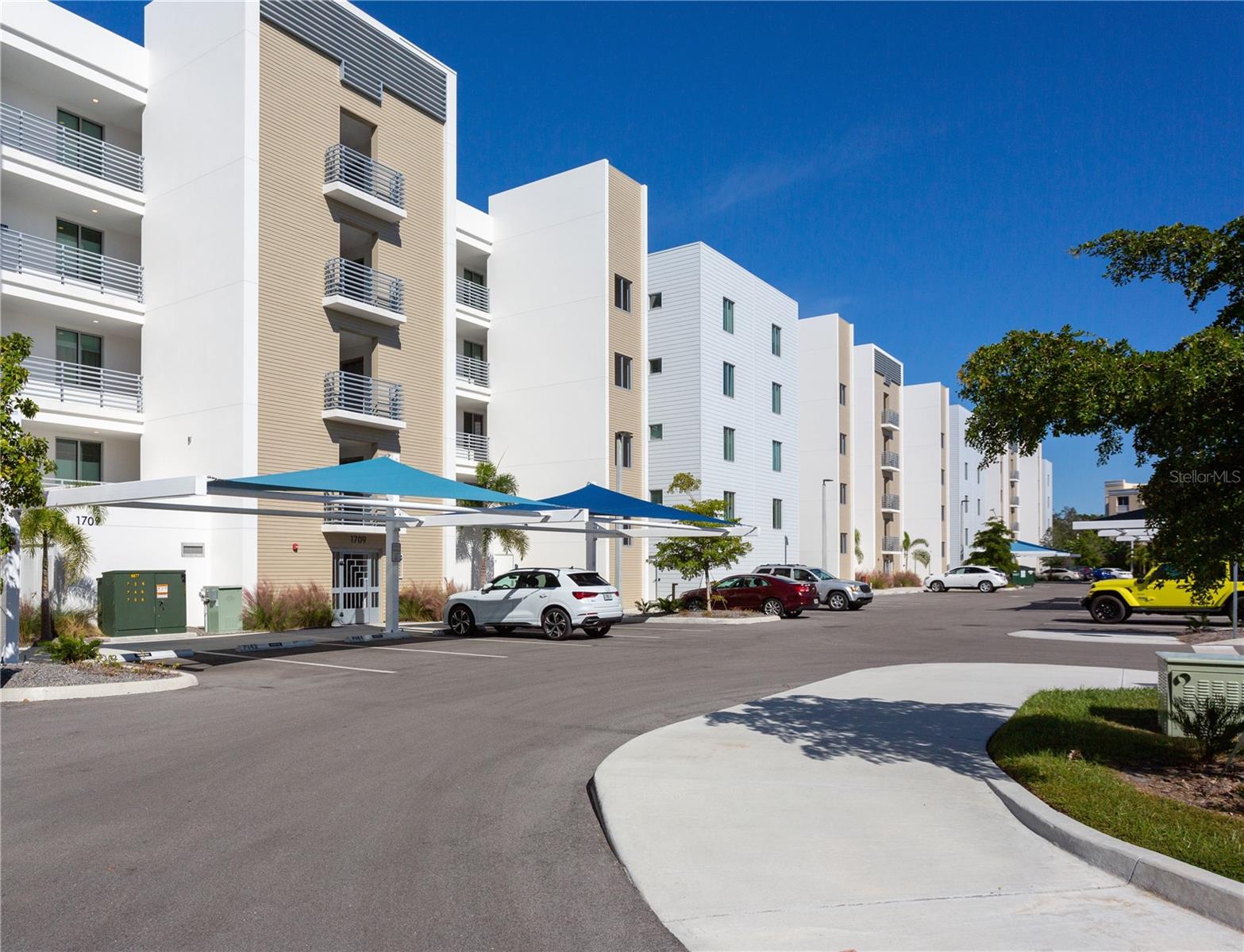 1709 N TAMIAMI TRAIL 212