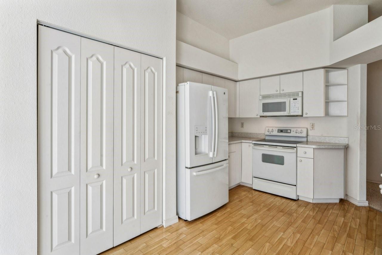 SUMMERTREE - Residential