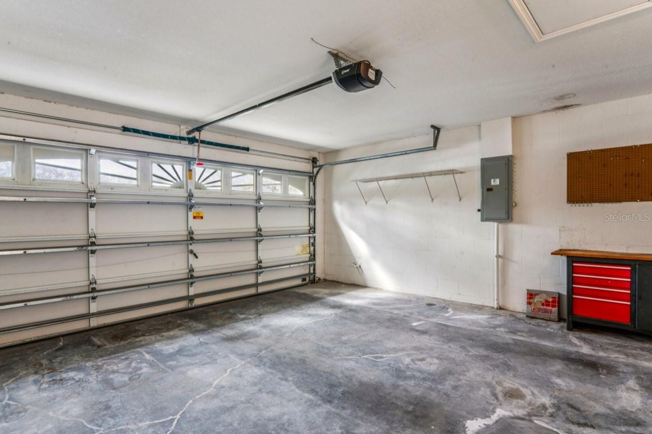 SUMMERTREE - Residential