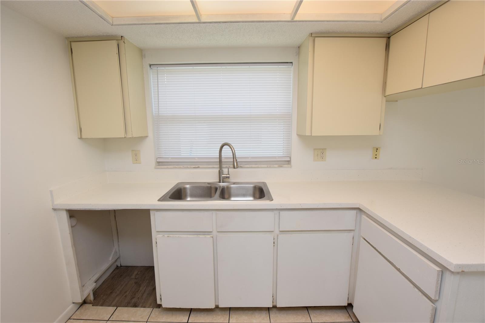 SECRET COVE SUB - Residential Lease