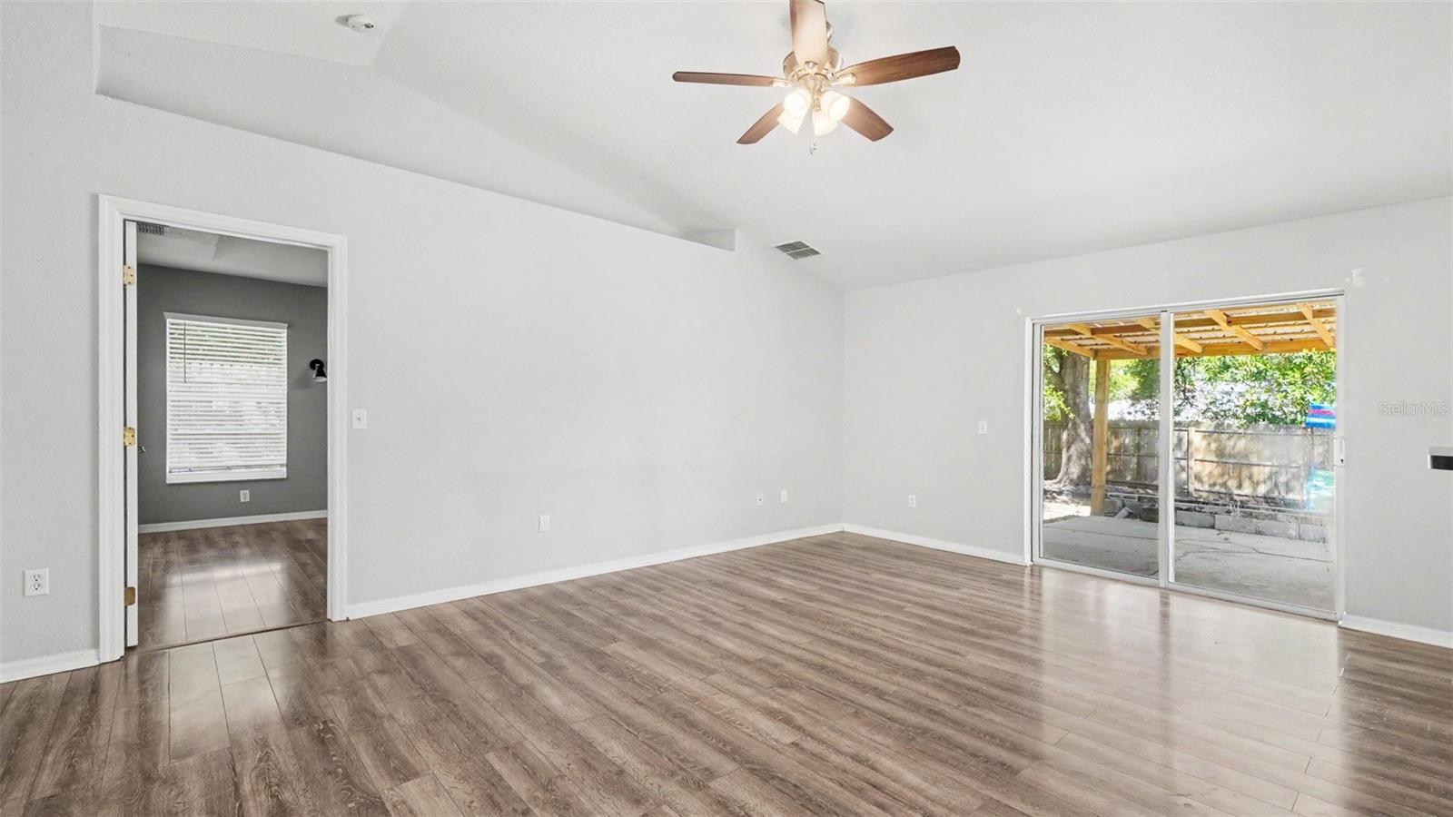 SILVER SPGS SHORES - Residential