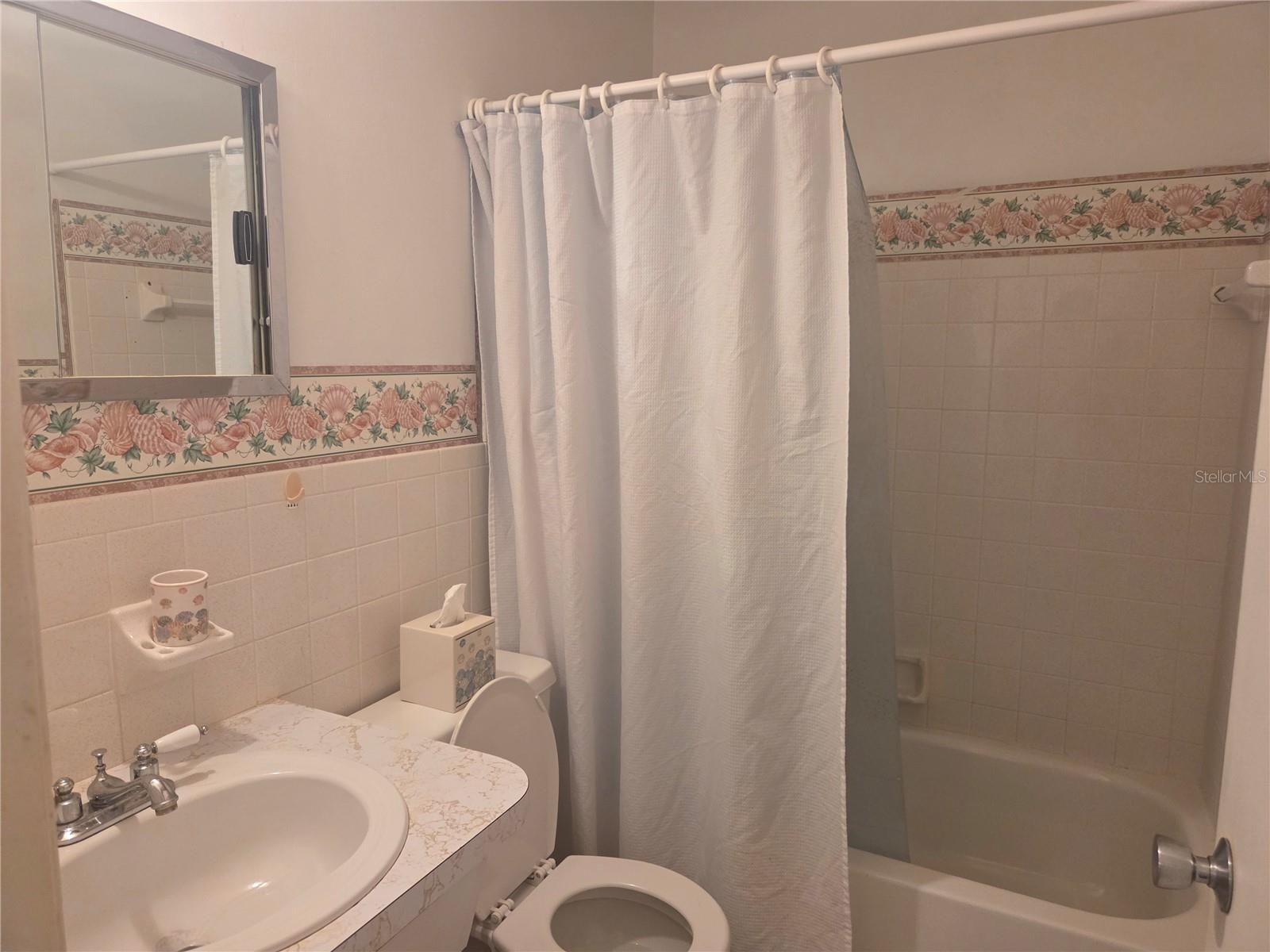 ON TOP OF THE WORLD - Residential Lease