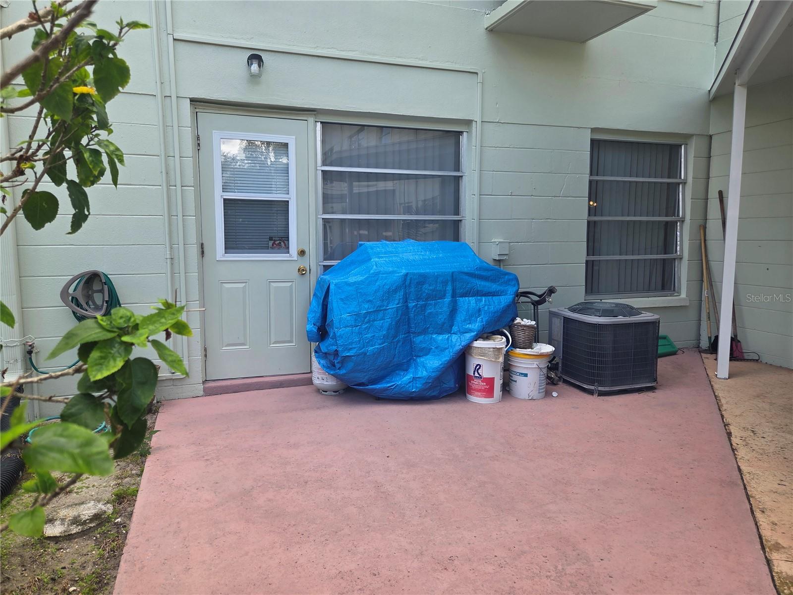 ON TOP OF THE WORLD - Residential Lease