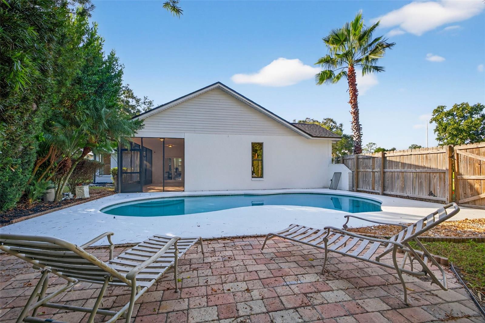 LAKE PADGETT ESTATES EAST - Residential