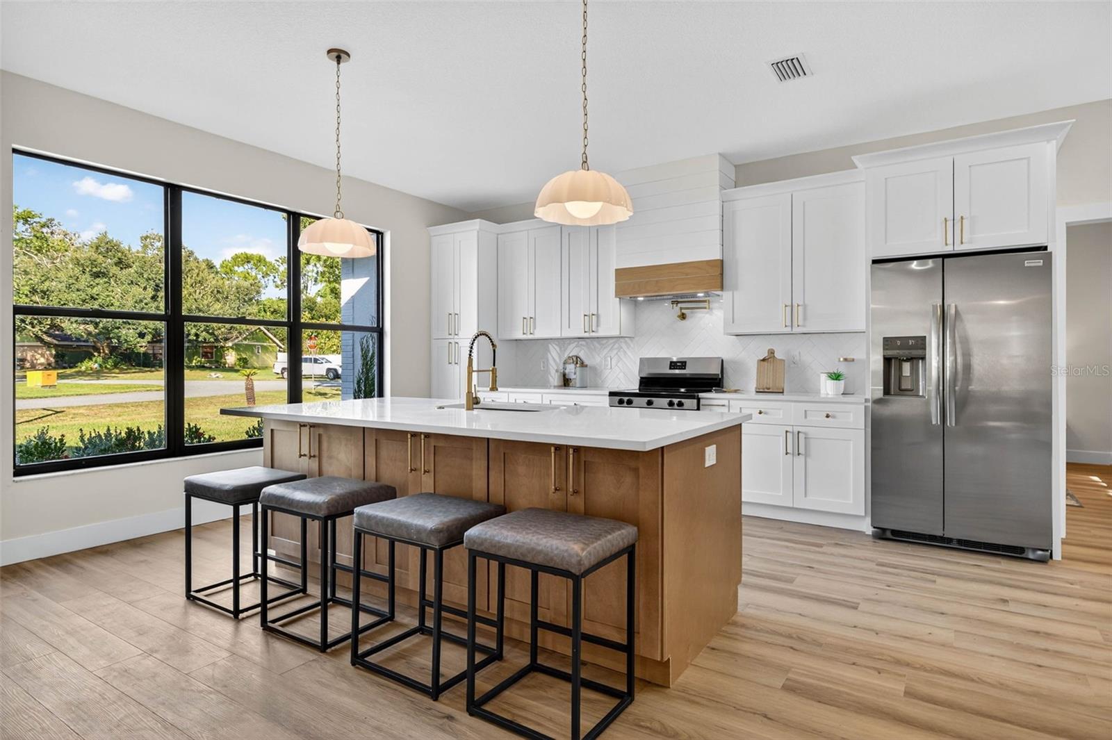 LAKE PADGETT ESTATES EAST - Residential