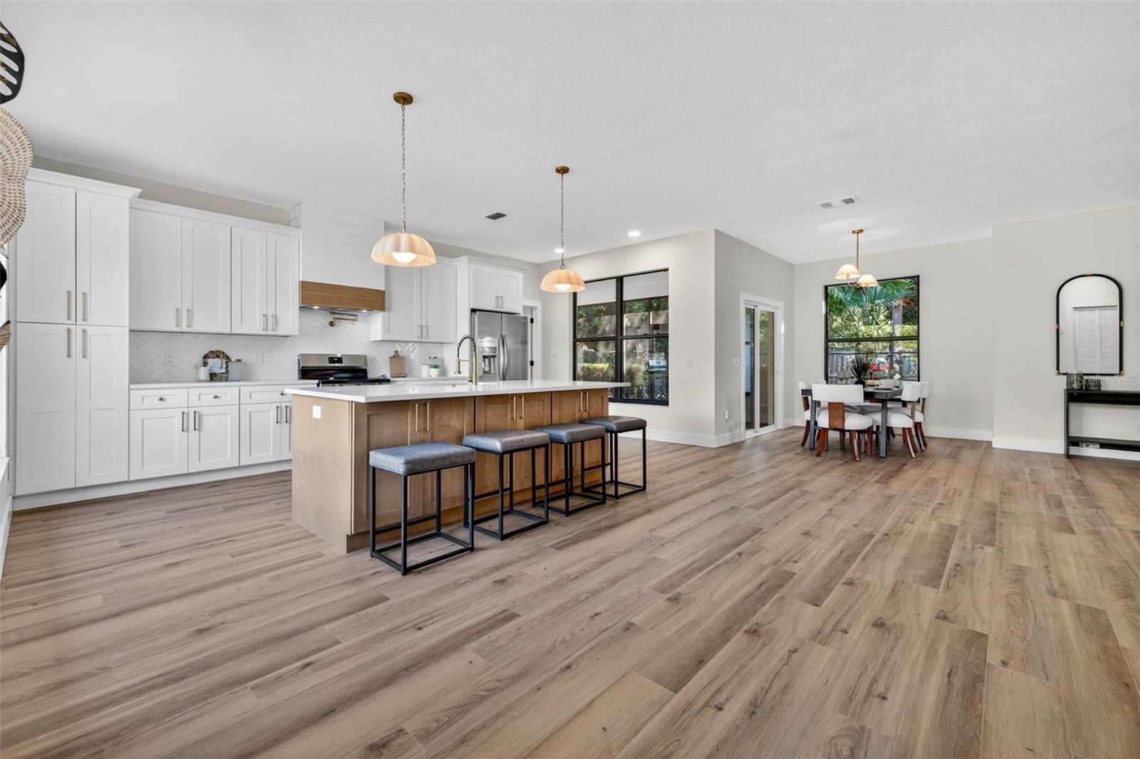 LAKE PADGETT ESTATES EAST - Residential