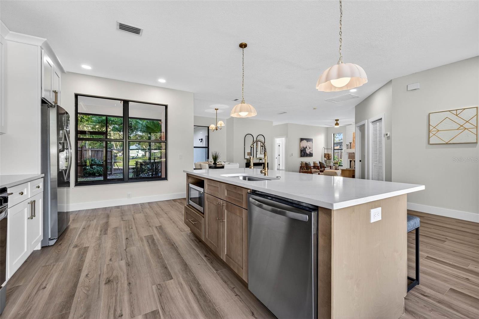 LAKE PADGETT ESTATES EAST - Residential