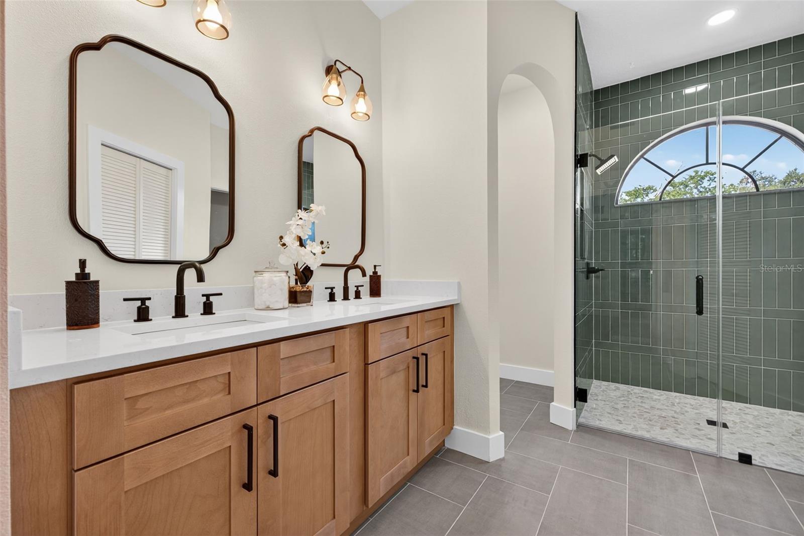 LAKE PADGETT ESTATES EAST - Residential