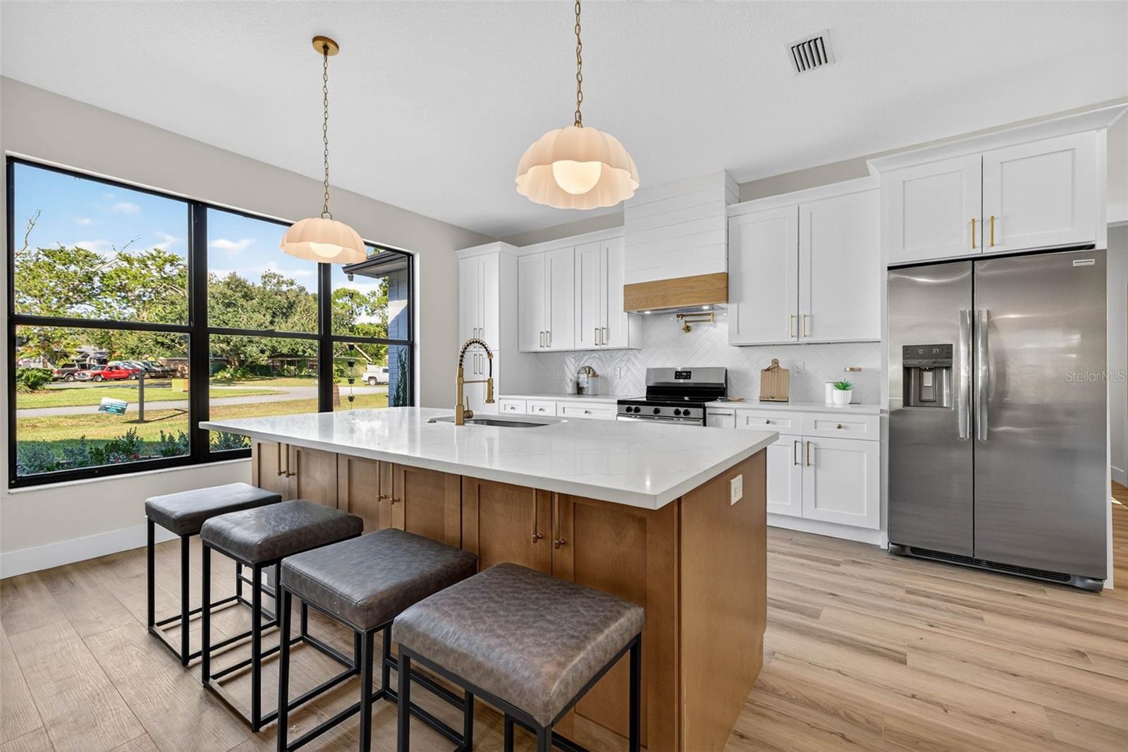 LAKE PADGETT ESTATES EAST - Residential
