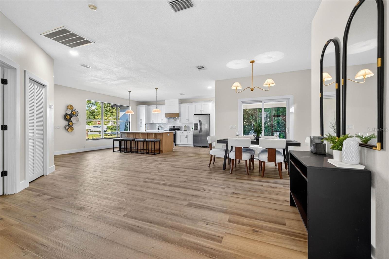 LAKE PADGETT ESTATES EAST - Residential