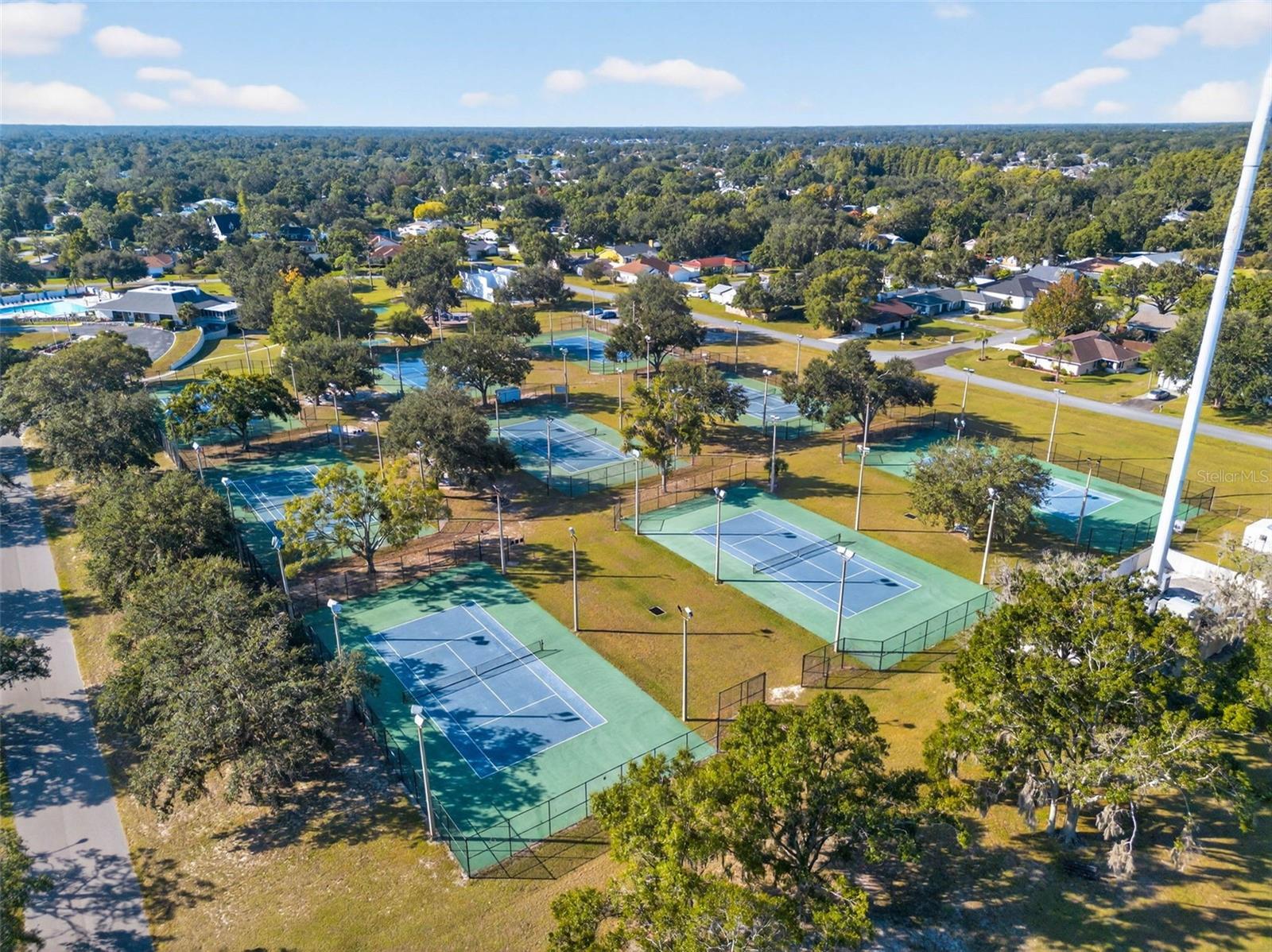 LAKE PADGETT ESTATES EAST - Residential