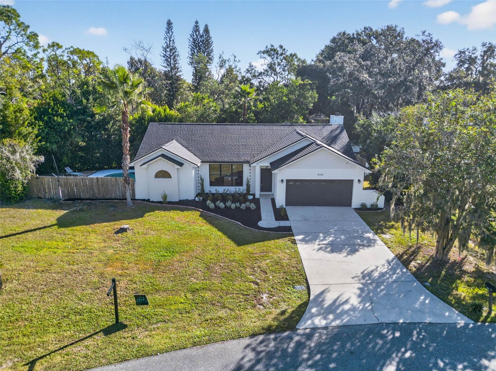 LAKE PADGETT ESTATES EAST - Residential