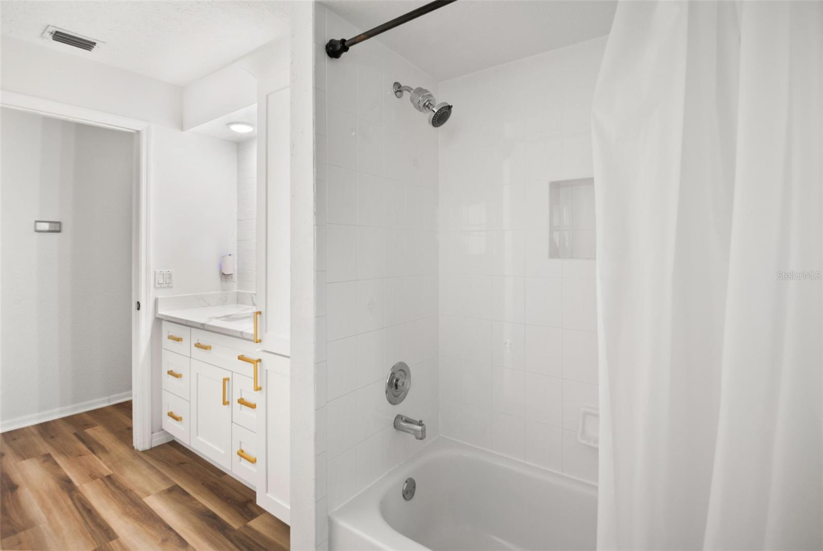 BRITTANY PARK IB SUB - Residential Lease