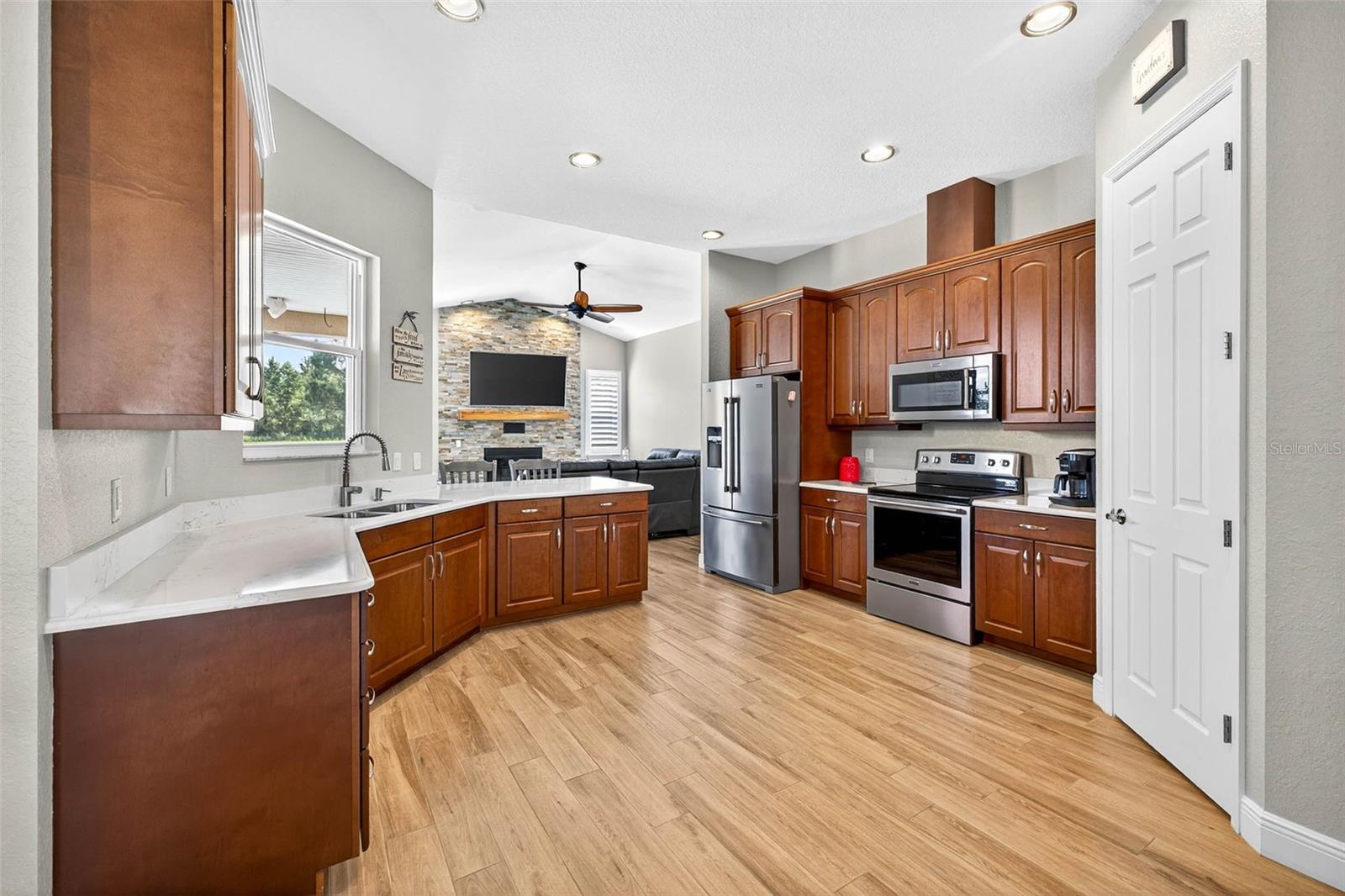 ZEPHYRHILLS COLONY CO - Residential