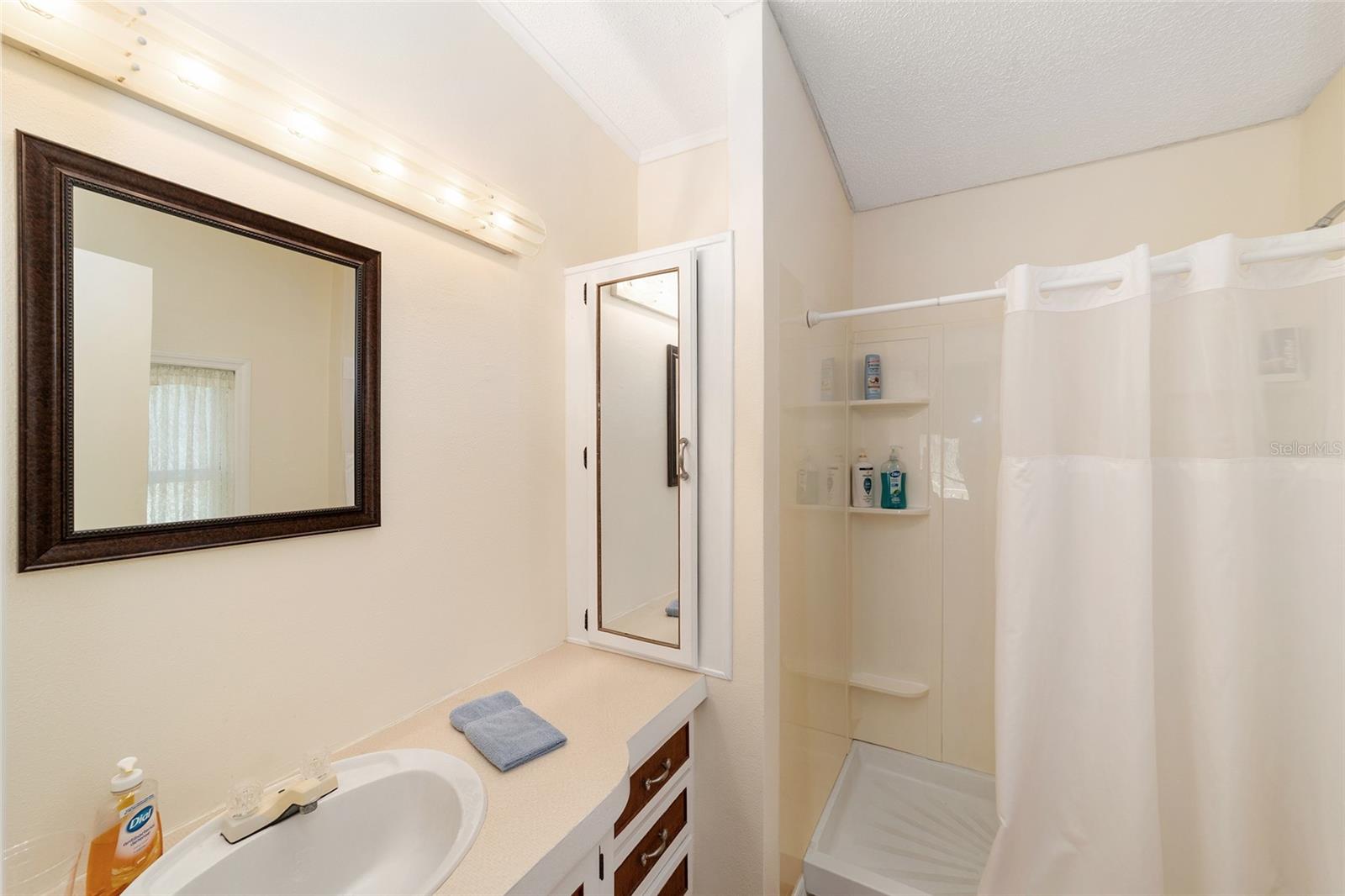 POINT LONESOME, UNRECORDED - Residential