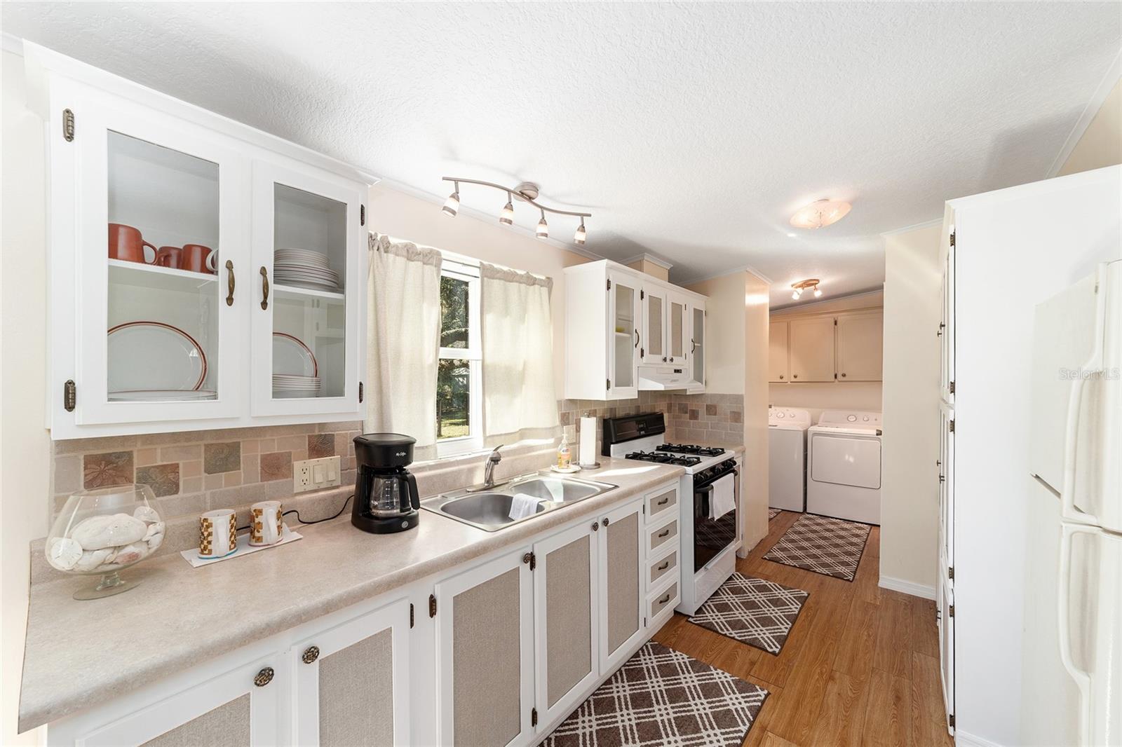 POINT LONESOME, UNRECORDED - Residential