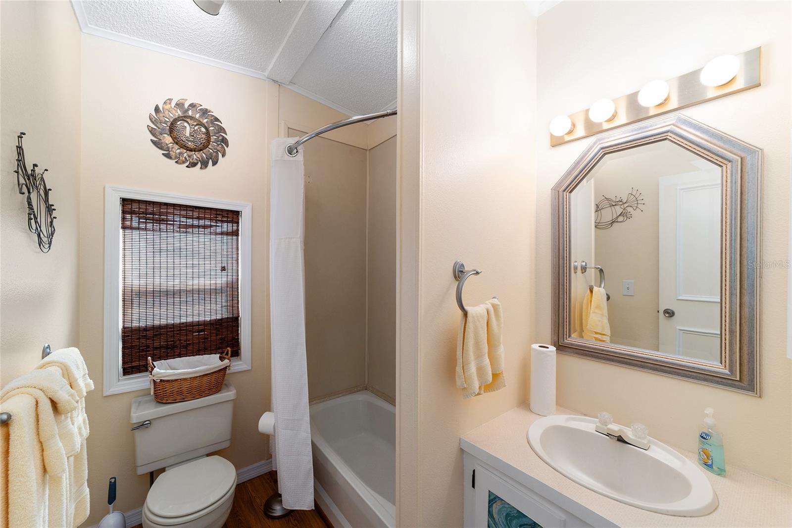 POINT LONESOME, UNRECORDED - Residential