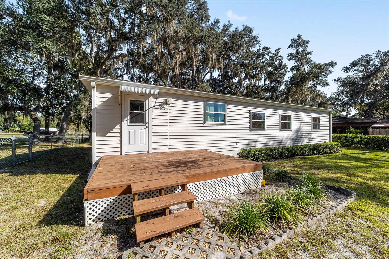 POINT LONESOME, UNRECORDED - Residential