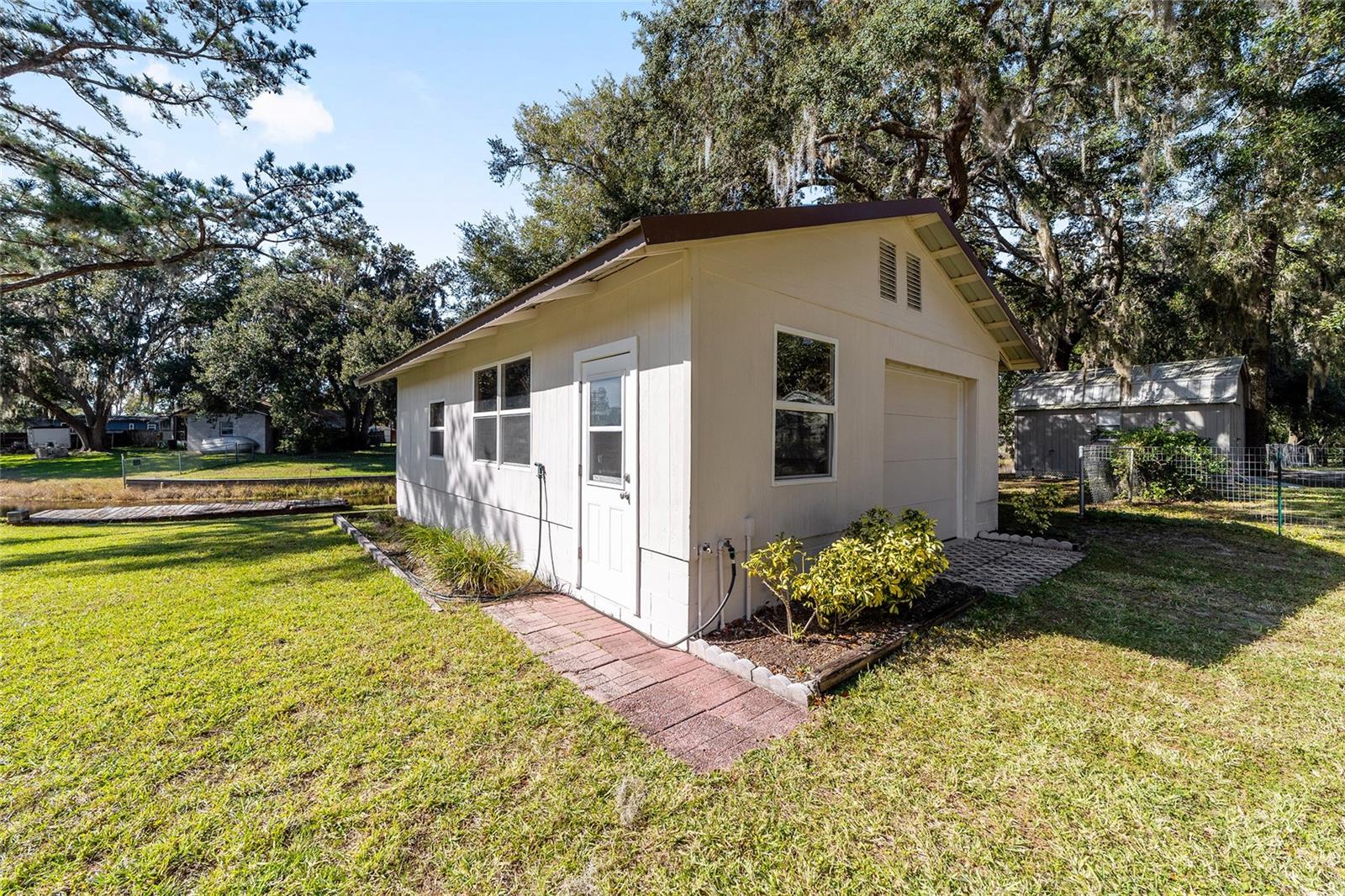 POINT LONESOME, UNRECORDED - Residential