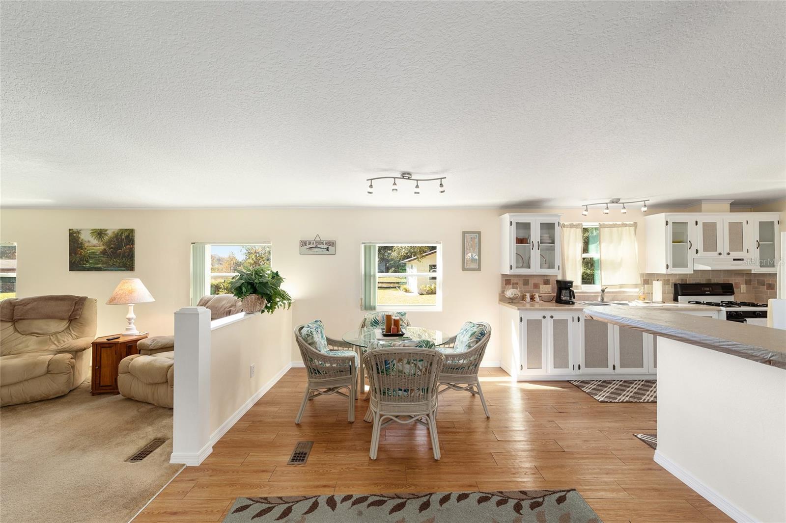 POINT LONESOME, UNRECORDED - Residential