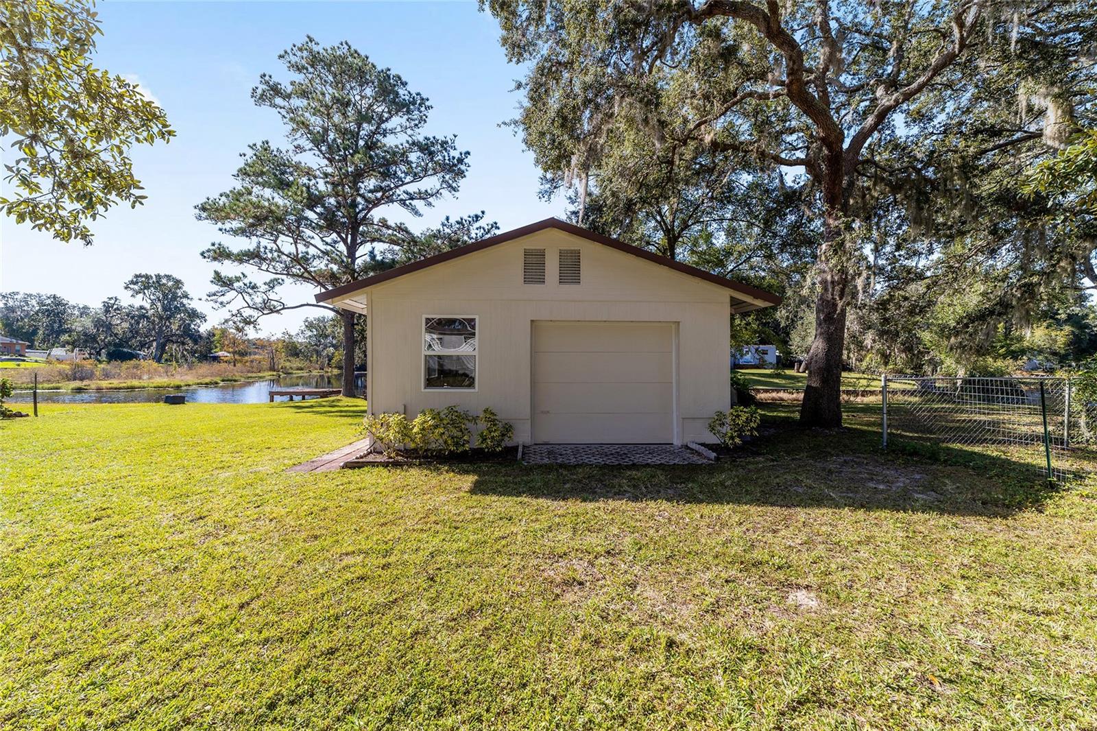 POINT LONESOME, UNRECORDED - Residential