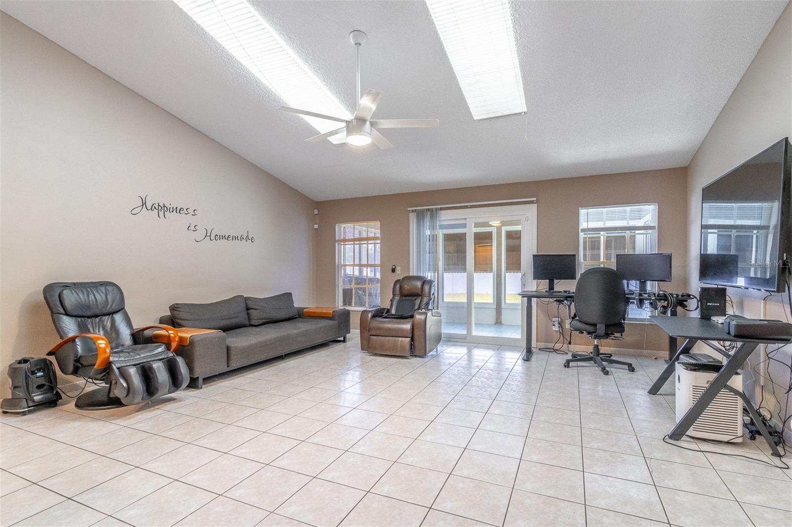 STURBRIDGE - Residential