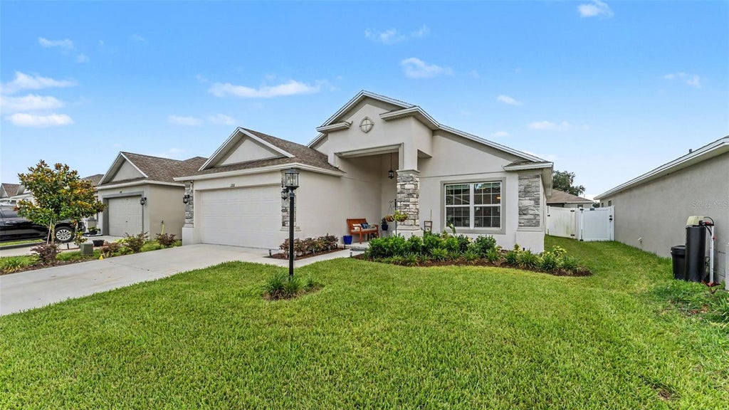 Photo of 1201 Pintail Place, Lakeland, FL 33813 (MLS # L4962896)