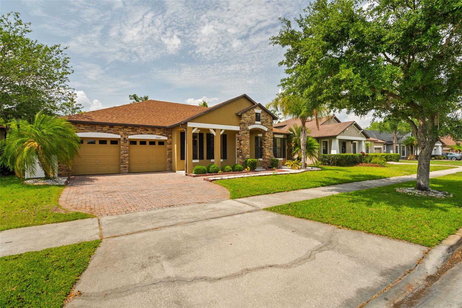 9852 CAROLINE PARK DR