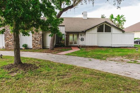 A home in EUSTIS