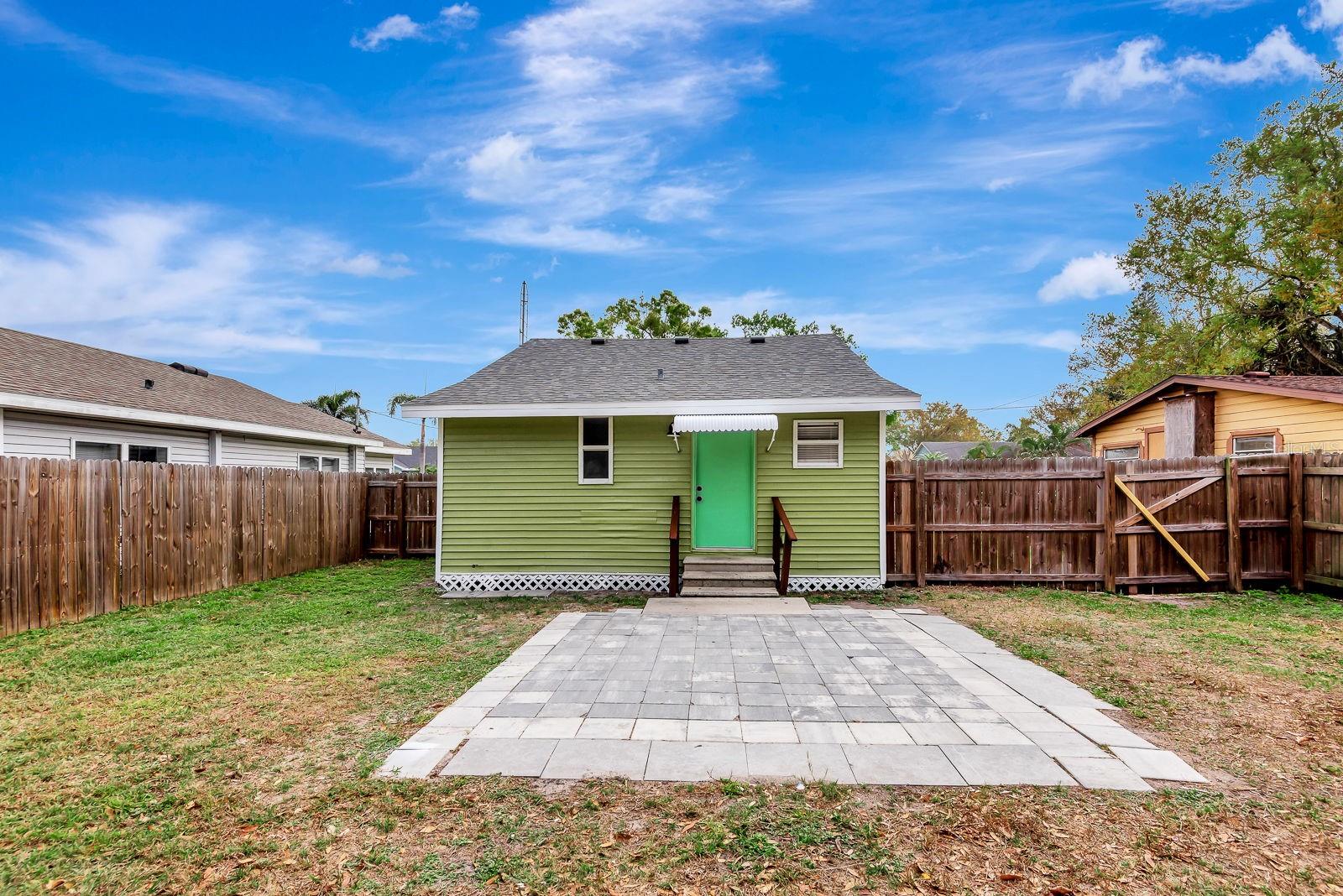 PINECREST - Residential