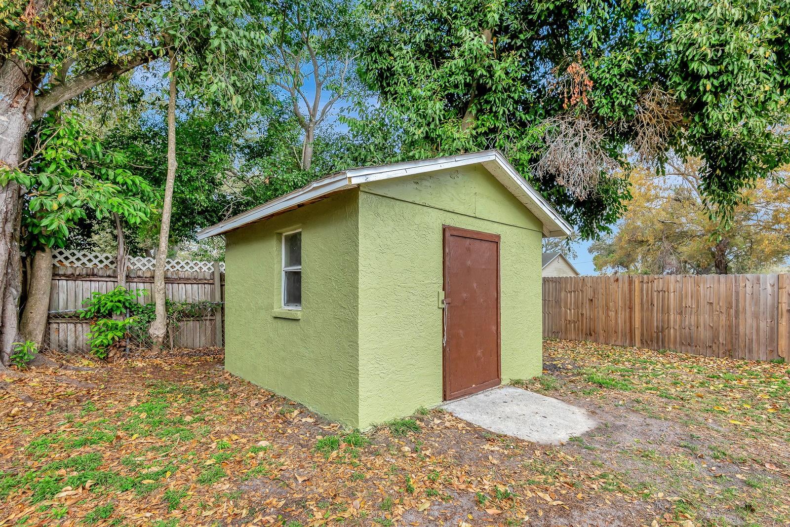 PINECREST - Residential