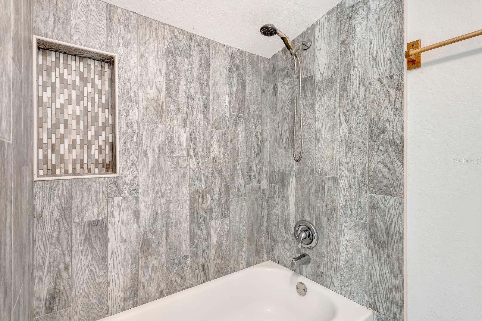 PINECREST - Residential