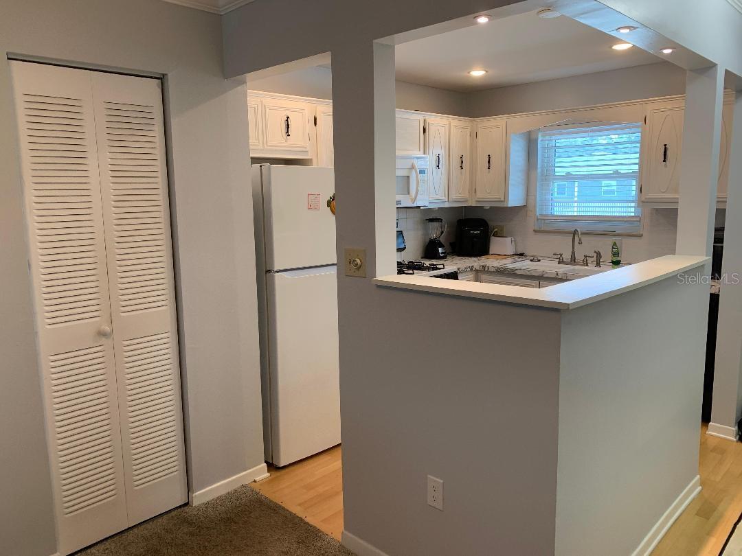PARADISE SHORES - Residential Lease