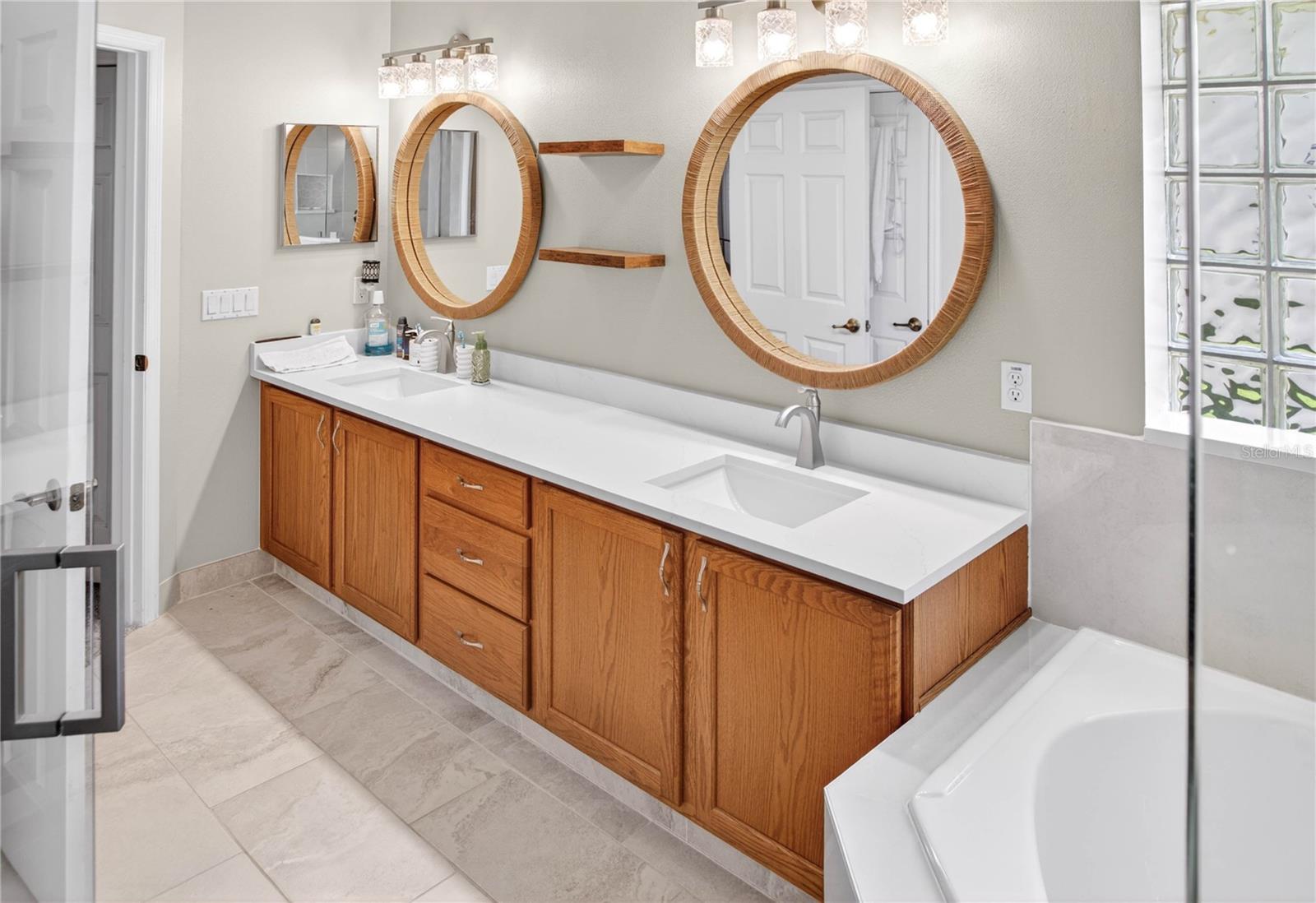 EAST LAKE RESERVE AT NARCOOSSEE UNIT 3 - Residential