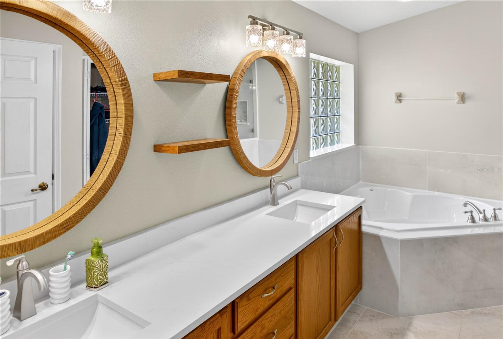 EAST LAKE RESERVE AT NARCOOSSEE UNIT 3 - Residential