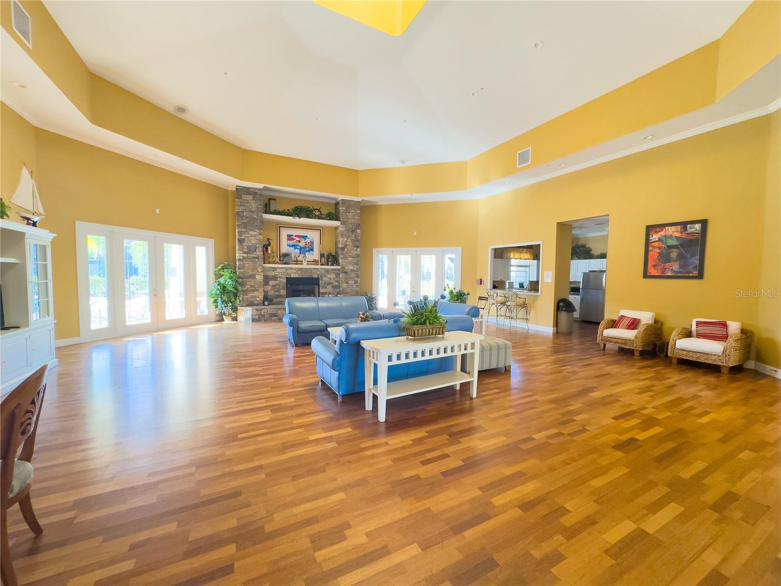 ADMIRALS WALK - Residential Lease