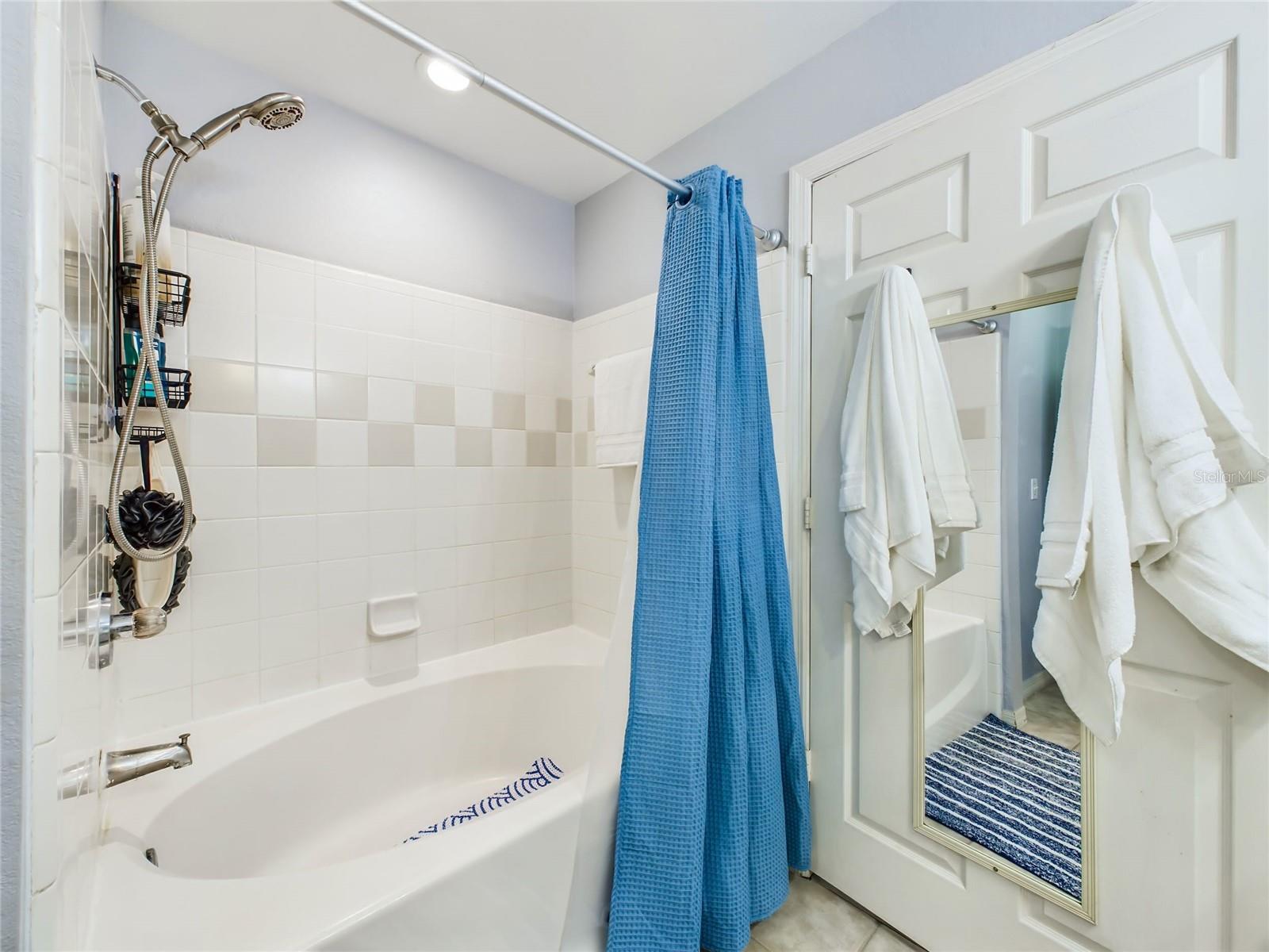 ADMIRALS WALK - Residential Lease