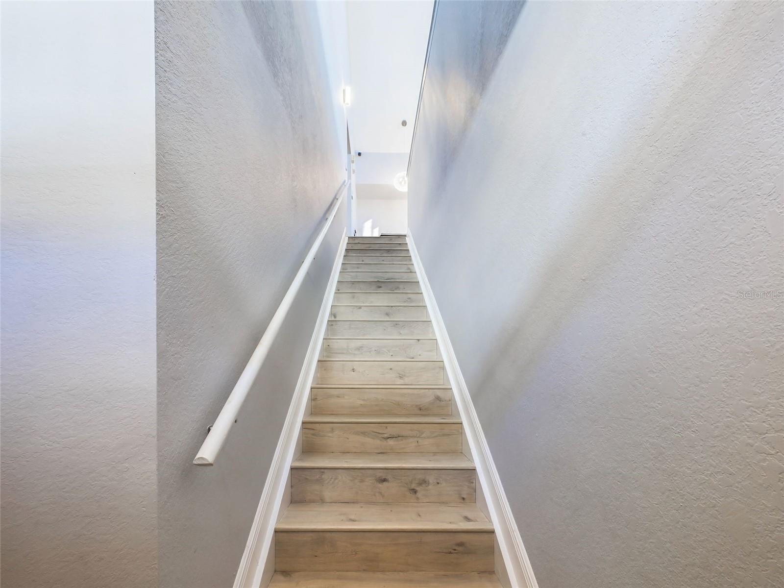 ADMIRALS WALK - Residential Lease