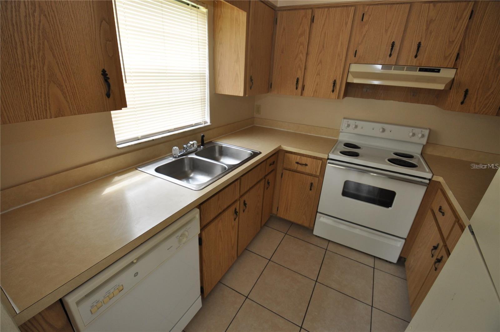 LAKE GIBSON VILLAS PH 03-C - Residential Lease