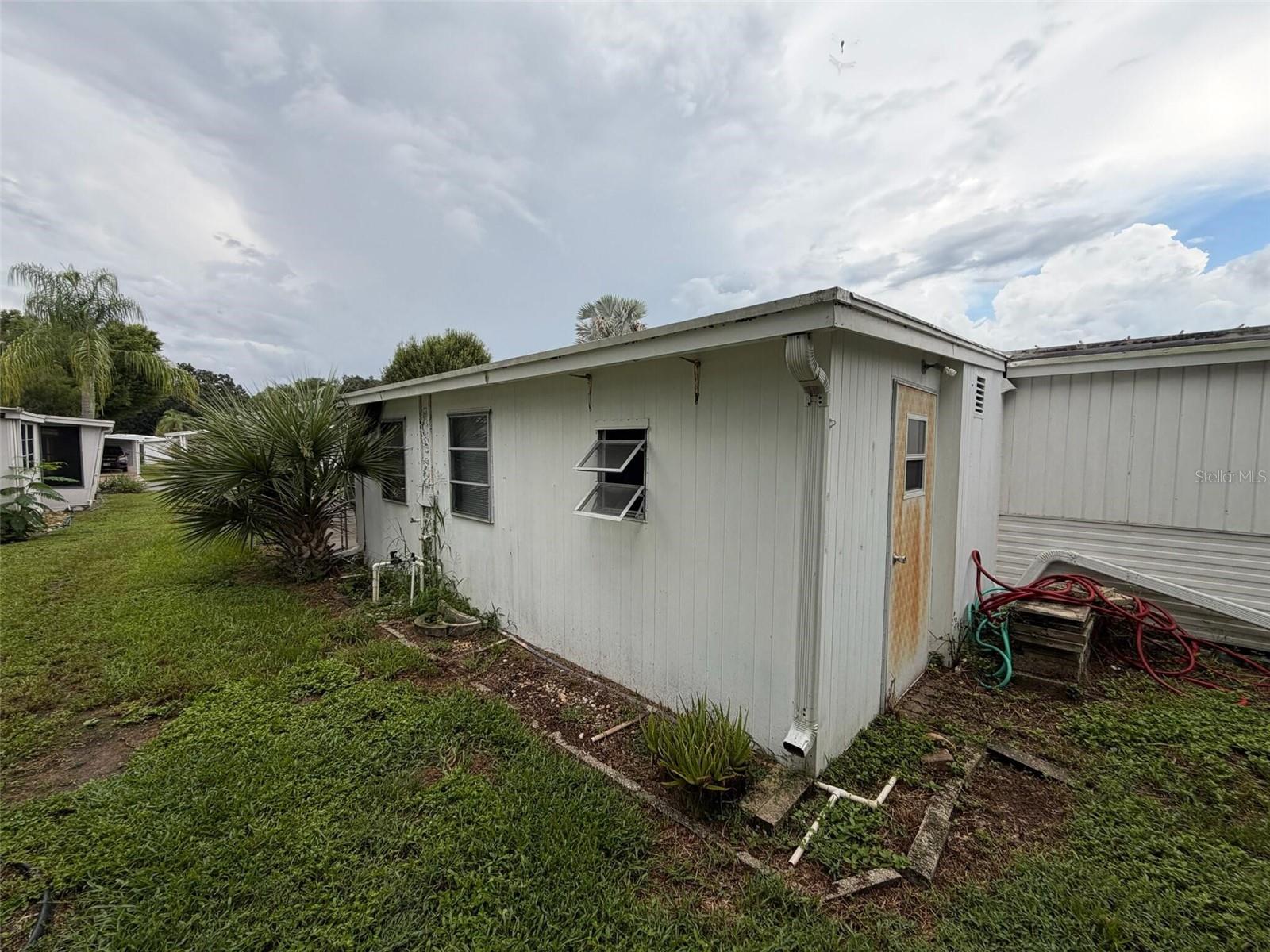 112 HOLIDAY LANE