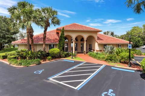 A home in WINTER HAVEN