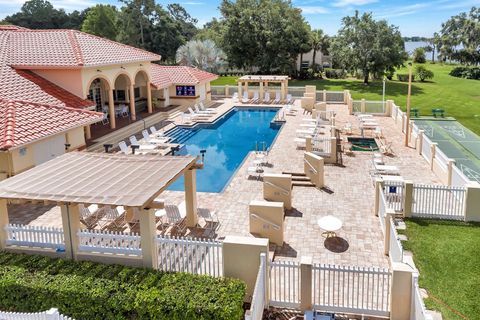 A home in WINTER HAVEN