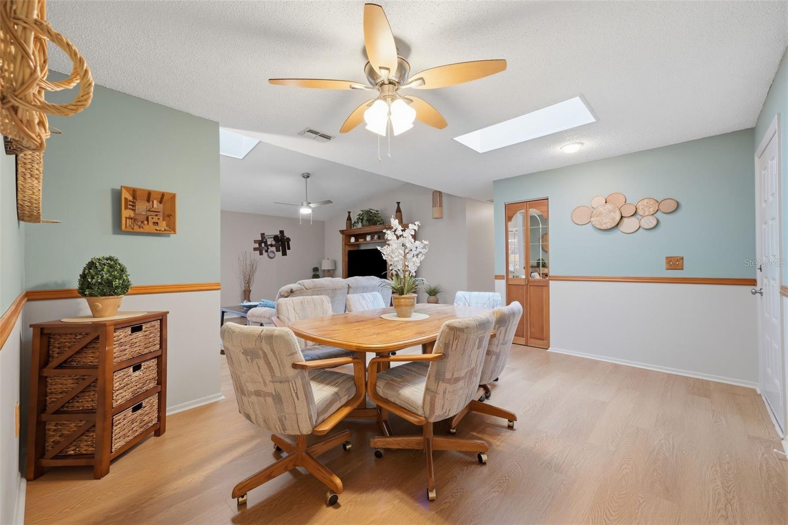 6841 CIRCLECREEK DRIVE