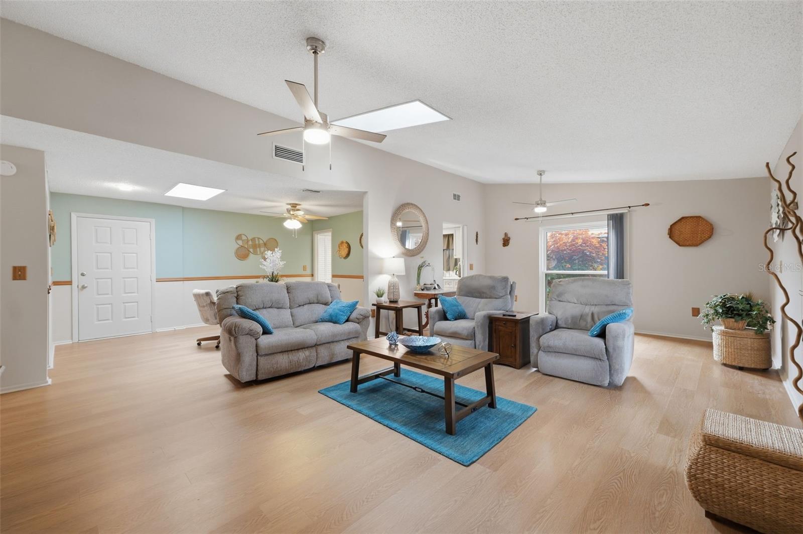 6841 CIRCLECREEK DRIVE
