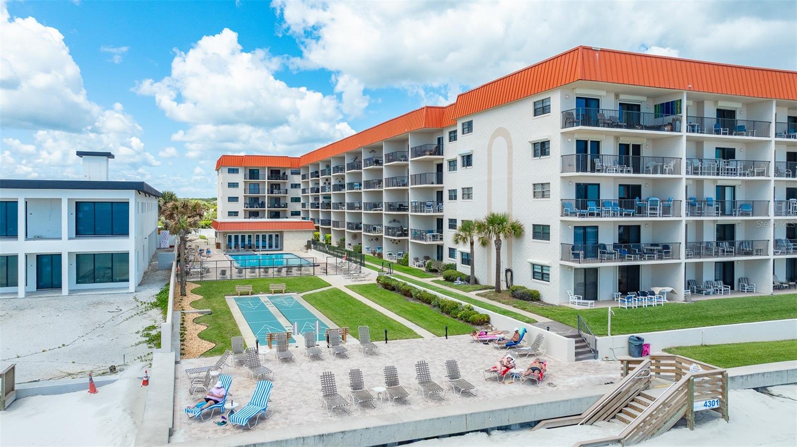 HACIENDA DEL SOL CONDO - Residential