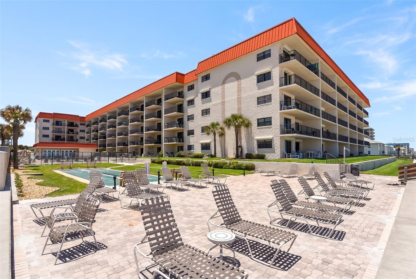 HACIENDA DEL SOL CONDO - Residential