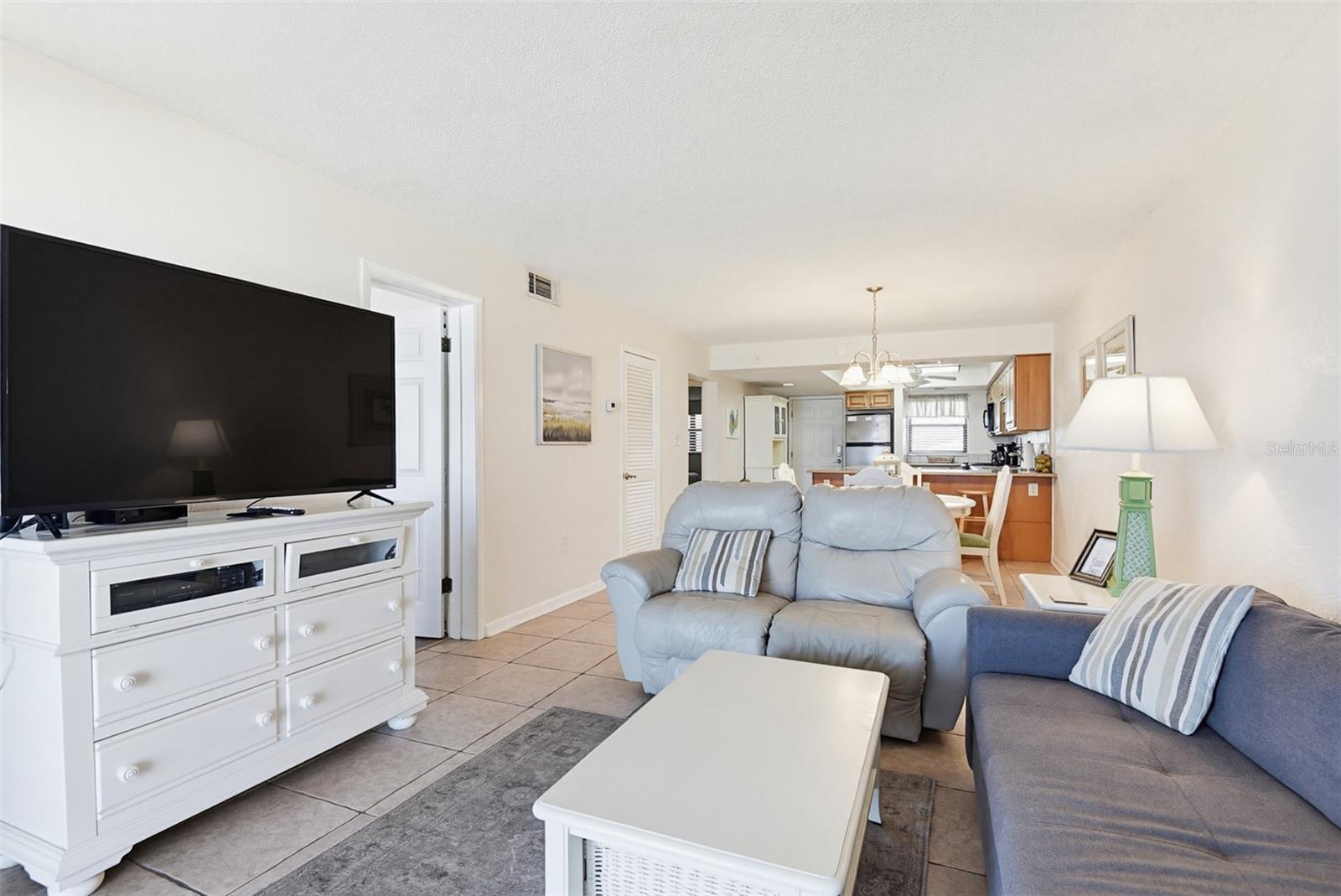 HACIENDA DEL SOL CONDO - Residential