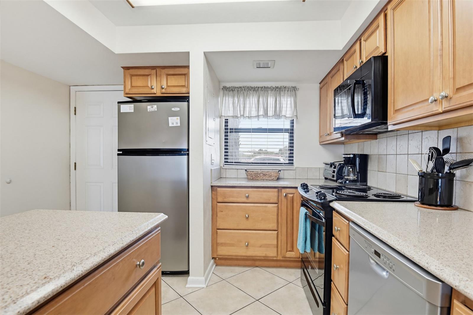HACIENDA DEL SOL CONDO - Residential