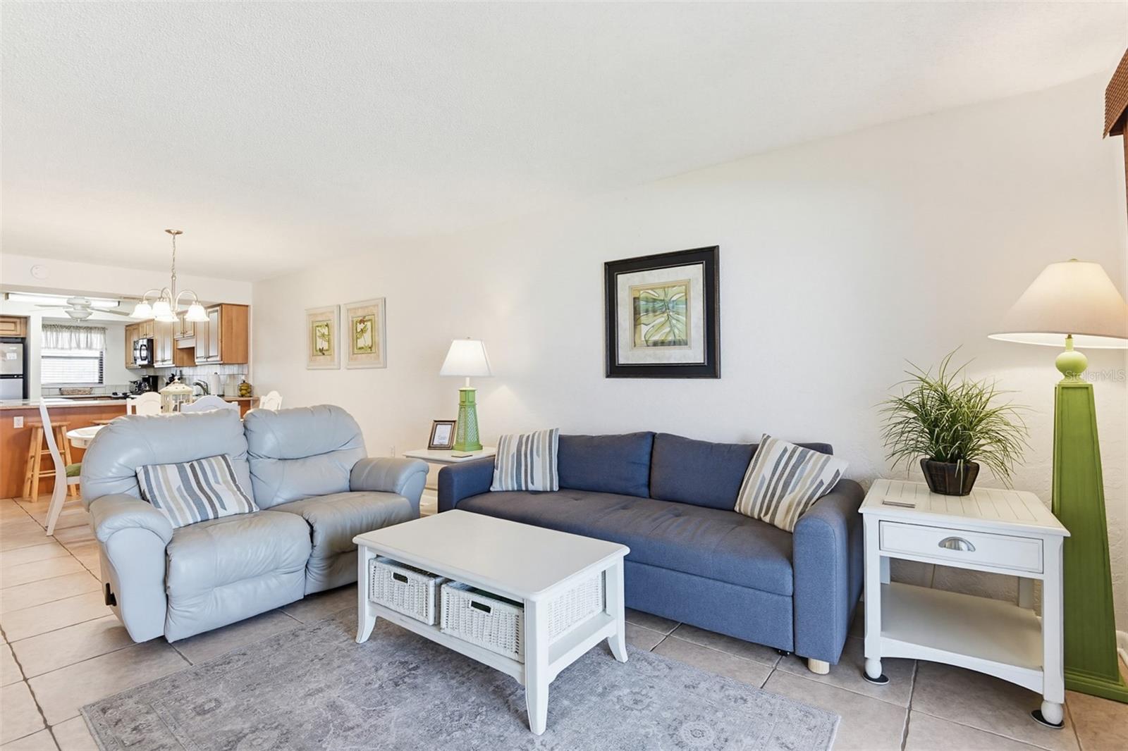 HACIENDA DEL SOL CONDO - Residential