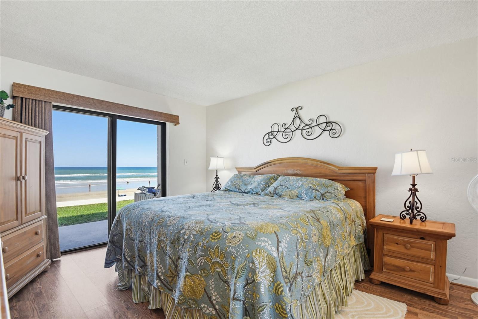 HACIENDA DEL SOL CONDO - Residential